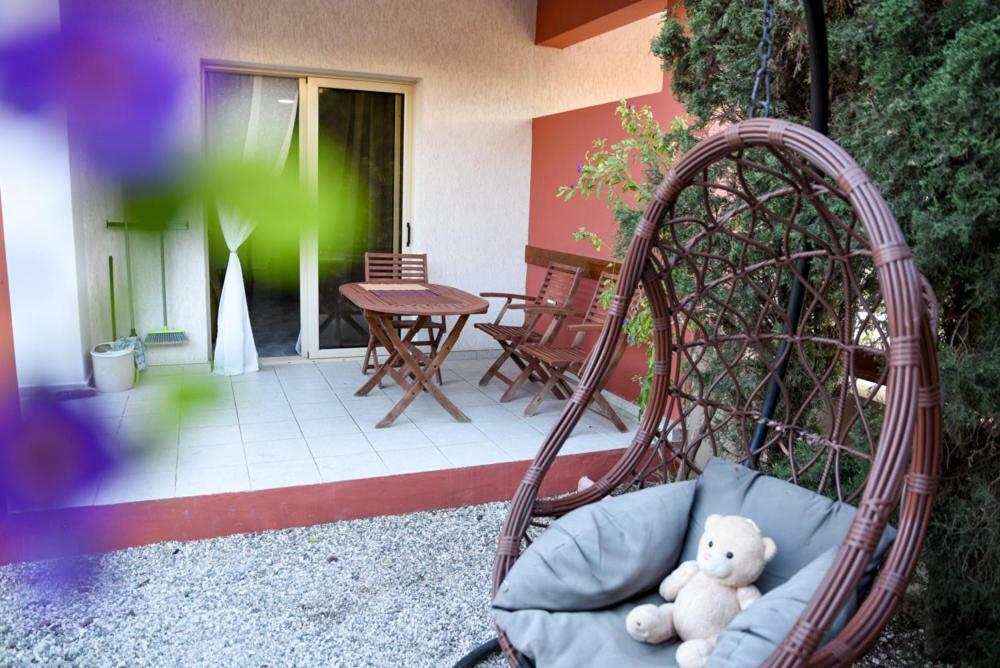 Beautiful Apartment Near The Sea And A Large Private Garden Paphos Kültér fotó