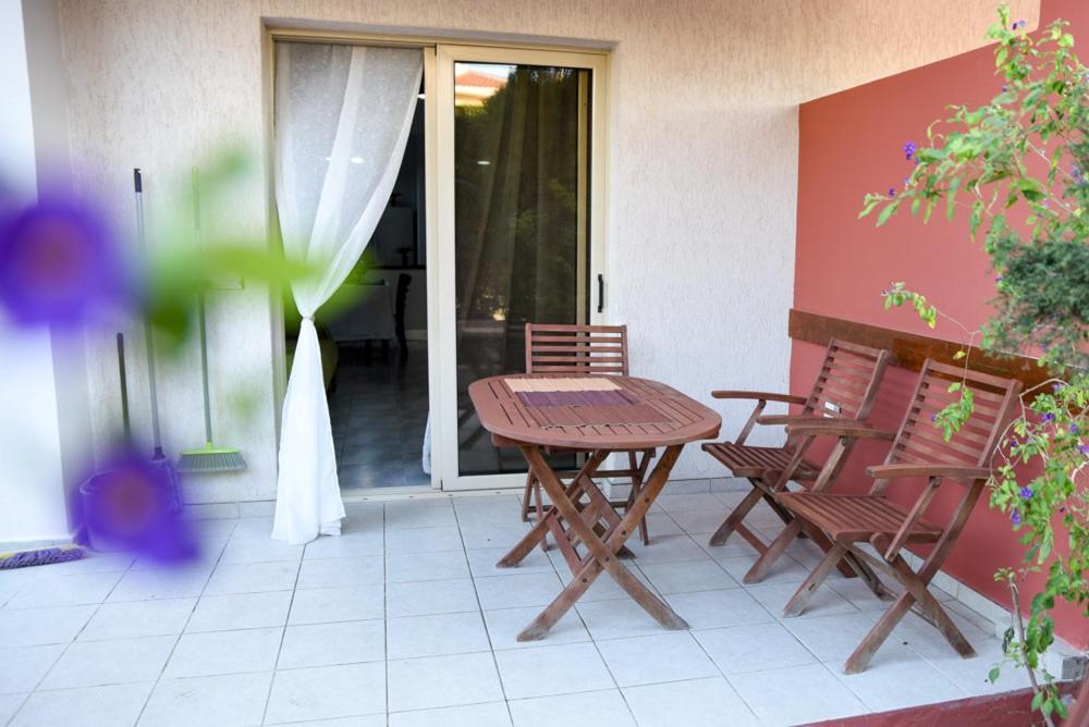 Beautiful Apartment Near The Sea And A Large Private Garden Paphos Kültér fotó