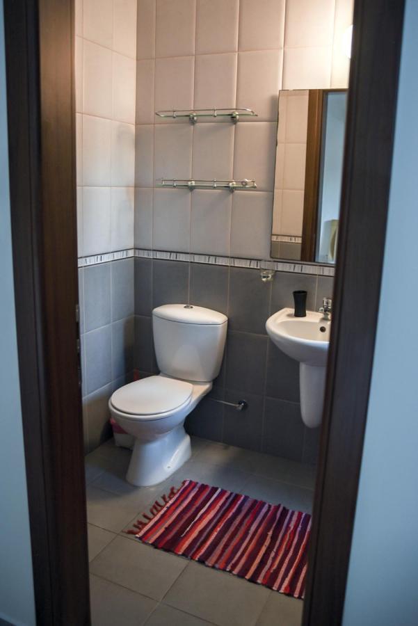 Beautiful Apartment Near The Sea And A Large Private Garden Paphos Kültér fotó