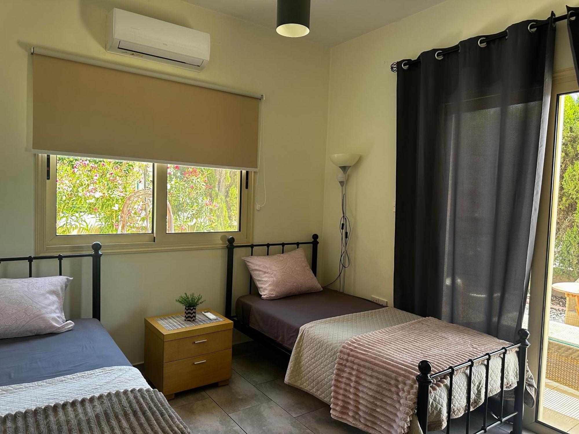 Beautiful Apartment Near The Sea And A Large Private Garden Paphos Kültér fotó