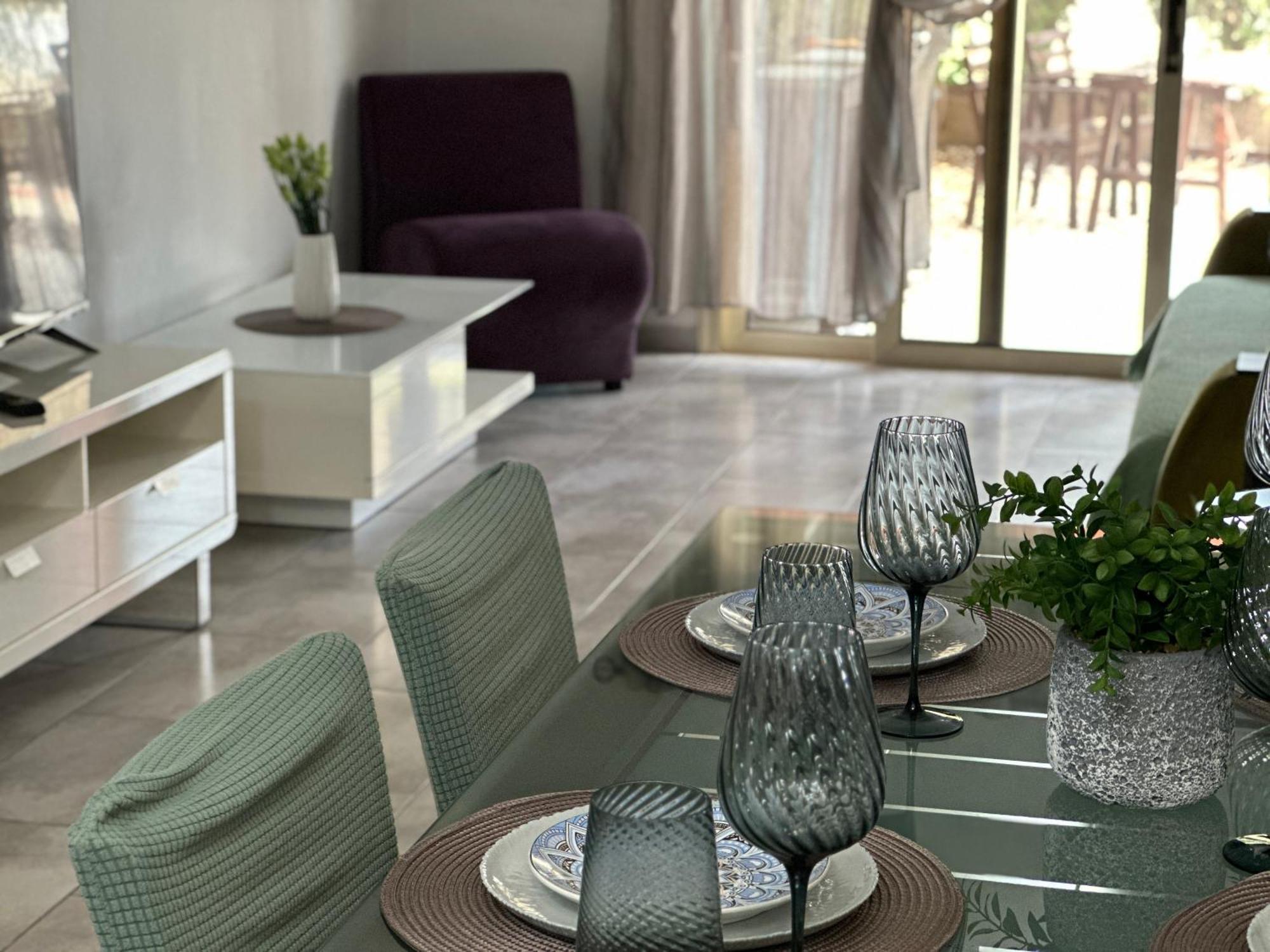 Beautiful Apartment Near The Sea And A Large Private Garden Paphos Kültér fotó
